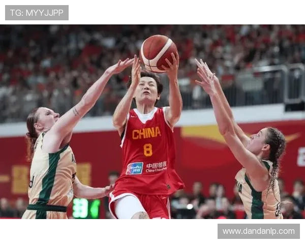中国女篮逆转战胜澳大利亚以5胜1负收官 杨舒予砍下15分展现核心实力 中国女篮逆转战胜澳大利亚以5胜1负收官 杨舒予砍下15分展现核心实力